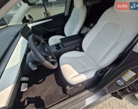 Серый Тесла Model Y, объемом двигателя 0 л и пробегом 5 тыс. км за 37900 $, фото 10 на Automoto.ua