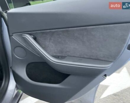 Серый Тесла Model Y, объемом двигателя 0 л и пробегом 25 тыс. км за 36700 $, фото 27 на Automoto.ua