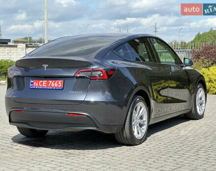 Серый Тесла Model Y, объемом двигателя 0 л и пробегом 39 тыс. км за 27500 $, фото 3 на Automoto.ua