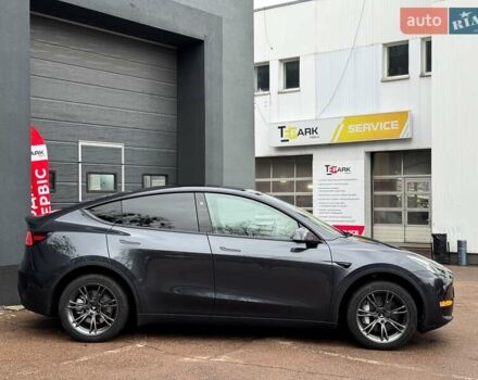 Серый Тесла Model Y, объемом двигателя 0 л и пробегом 24 тыс. км за 33500 $, фото 10 на Automoto.ua