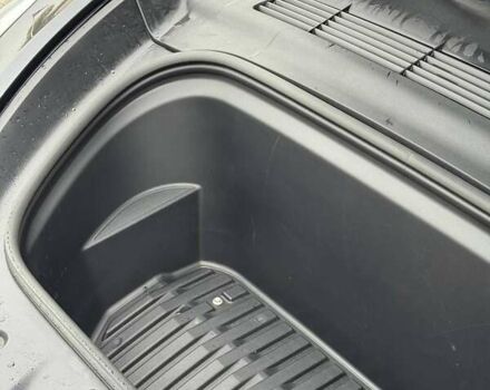 Серый Тесла Model Y, объемом двигателя 0 л и пробегом 38 тыс. км за 33500 $, фото 18 на Automoto.ua