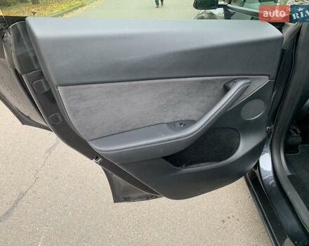 Серый Тесла Model Y, объемом двигателя 0 л и пробегом 14 тыс. км за 32300 $, фото 23 на Automoto.ua