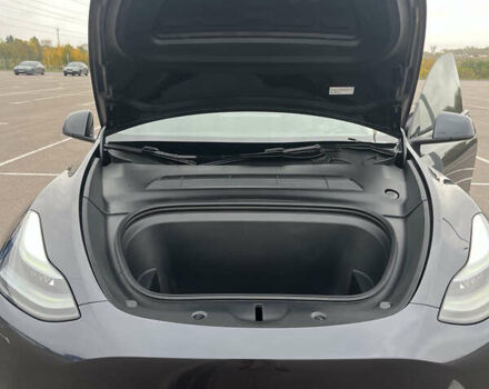 Тесла Model Y 2024 в Ровно на Automoto.ua Серый Тесла Model Y, объемом двигателя 0 л и пробегом 11 тыс. км за 33600 $, фото 3 на Automoto.ua