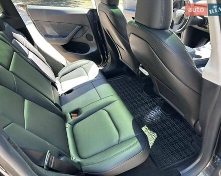 Серый Тесла Model Y, объемом двигателя 0 л и пробегом 19 тыс. км за 32500 $, фото 23 на Automoto.ua