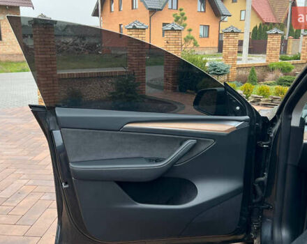 Серый Тесла Model Y, объемом двигателя 0 л и пробегом 21 тыс. км за 24000 $, фото 16 на Automoto.ua