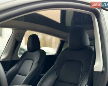 Сірий Тесла Model Y, об'ємом двигуна 0 л та пробігом 16 тис. км за 30500 $, фото 13 на Automoto.ua