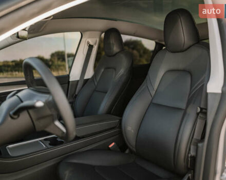 Сірий Тесла Model Y, об'ємом двигуна 0 л та пробігом 12 тис. км за 32500 $, фото 69 на Automoto.ua