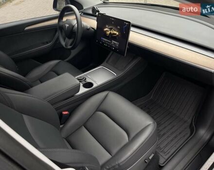 Серый Тесла Model Y, объемом двигателя 0 л и пробегом 22 тыс. км за 34700 $, фото 32 на Automoto.ua