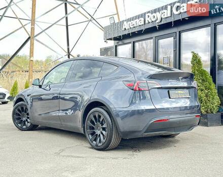 Серый Тесла Model Y, объемом двигателя 0 л и пробегом 1 тыс. км за 39900 $, фото 3 на Automoto.ua