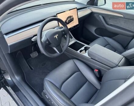Серый Тесла Model Y, объемом двигателя 0 л и пробегом 3 тыс. км за 26999 $, фото 18 на Automoto.ua