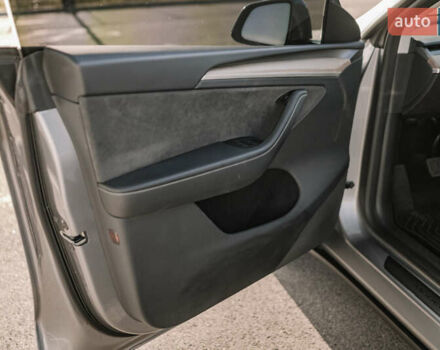 Сірий Тесла Model Y, об'ємом двигуна 0 л та пробігом 12 тис. км за 32500 $, фото 79 на Automoto.ua