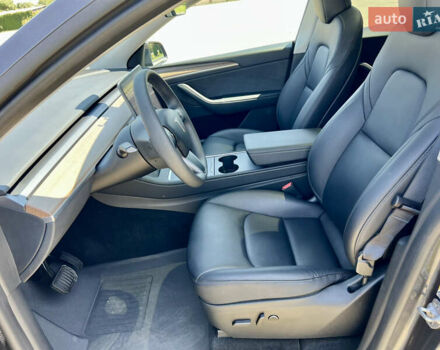 Серый Тесла Model Y, объемом двигателя 0 л и пробегом 45 тыс. км за 24500 $, фото 18 на Automoto.ua