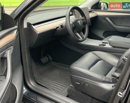 Серый Тесла Model Y, объемом двигателя 0 л и пробегом 22 тыс. км за 34700 $, фото 18 на Automoto.ua