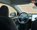 Серый Тесла Model Y, объемом двигателя 0 л и пробегом 2 тыс. км за 35490 $, фото 43 на Automoto.ua