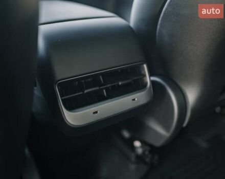 Сірий Тесла Model Y, об'ємом двигуна 0 л та пробігом 12 тис. км за 32500 $, фото 58 на Automoto.ua