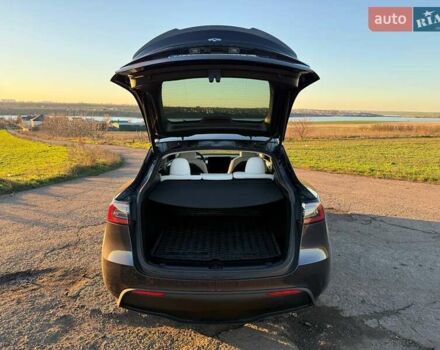 Сірий Тесла Model Y, об'ємом двигуна 0 л та пробігом 23 тис. км за 32700 $, фото 17 на Automoto.ua