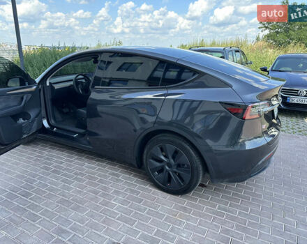 Тесла Model Y 2024 в Ровно на Automoto.ua Серый Тесла Model Y, объемом двигателя 0 л и пробегом 6 тыс. км за 35999 $, фото 47 на Automoto.ua
