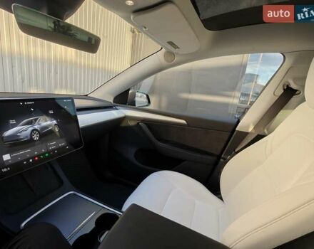 Серый Тесла Model Y, объемом двигателя 0 л и пробегом 21 тыс. км за 34000 $, фото 9 на Automoto.ua