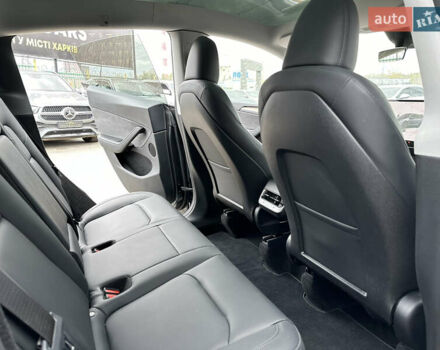 Серый Тесла Model Y, объемом двигателя 0 л и пробегом 1 тыс. км за 39900 $, фото 19 на Automoto.ua