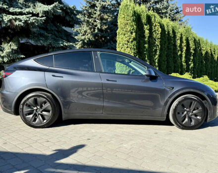 Серый Тесла Model Y, объемом двигателя 0 л и пробегом 12 тыс. км за 29500 $, фото 7 на Automoto.ua