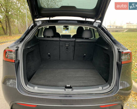 Серый Тесла Model Y, объемом двигателя 0 л и пробегом 14 тыс. км за 32300 $, фото 24 на Automoto.ua