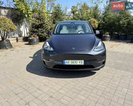 Серый Тесла Model Y, объемом двигателя 0 л и пробегом 4 тыс. км за 33333 $, фото 2 на Automoto.ua