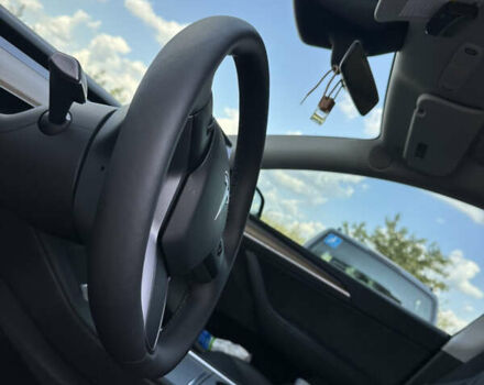 Тесла Model Y 2024 в Ровно на Automoto.ua Серый Тесла Model Y, объемом двигателя 0 л и пробегом 6 тыс. км за 35999 $, фото 40 на Automoto.ua
