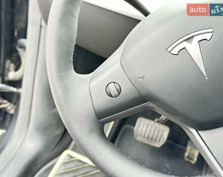 Серый Тесла Model Y, объемом двигателя 0 л и пробегом 1 тыс. км за 39900 $, фото 29 на Automoto.ua