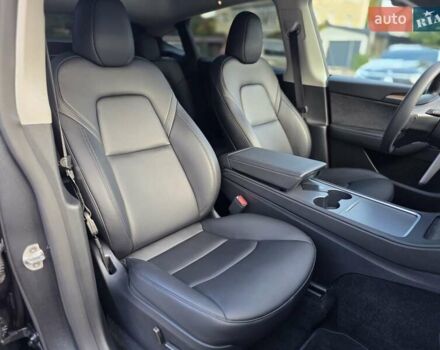 Сірий Тесла Model Y, об'ємом двигуна 0 л та пробігом 19 тис. км за 34900 $, фото 32 на Automoto.ua