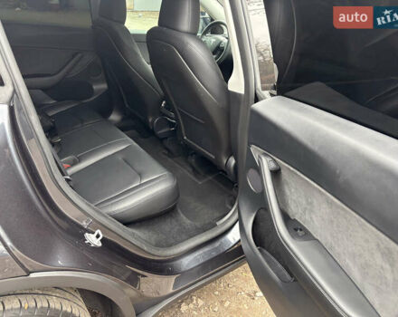 Серый Тесла Model Y, объемом двигателя 0 л и пробегом 22 тыс. км за 31500 $, фото 19 на Automoto.ua