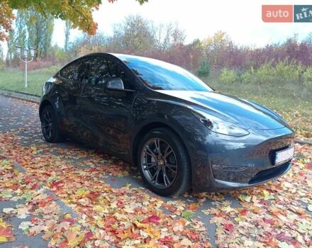 Серый Тесла Model Y, объемом двигателя 0 л и пробегом 7 тыс. км за 30800 $, фото 1 на Automoto.ua
