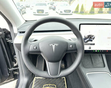 Серый Тесла Model Y, объемом двигателя 0 л и пробегом 1 тыс. км за 39900 $, фото 28 на Automoto.ua