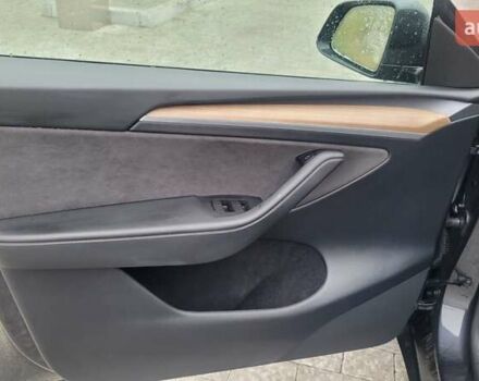 Серый Тесла Model Y, объемом двигателя 0 л и пробегом 30 тыс. км за 31500 $, фото 7 на Automoto.ua