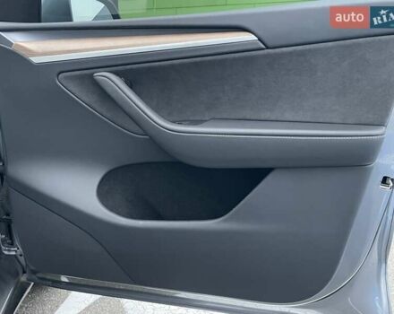 Серый Тесла Model Y, объемом двигателя 0 л и пробегом 25 тыс. км за 36700 $, фото 24 на Automoto.ua