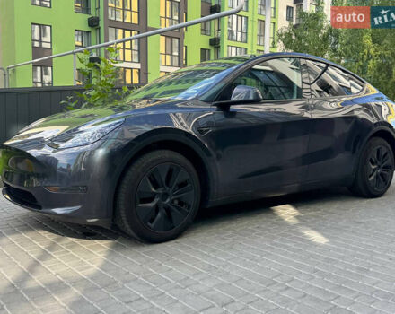 Серый Тесла Model Y, объемом двигателя 0 л и пробегом 3 тыс. км за 29800 $, фото 4 на Automoto.ua