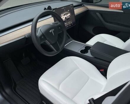 Серый Тесла Model Y, объемом двигателя 0 л и пробегом 25 тыс. км за 36700 $, фото 15 на Automoto.ua