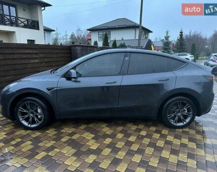 Серый Тесла Model Y, объемом двигателя 0 л и пробегом 14 тыс. км за 28200 $, фото 3 на Automoto.ua