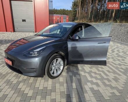 Серый Тесла Model Y, объемом двигателя 0 л и пробегом 29 тыс. км за 30500 $, фото 1 на Automoto.ua