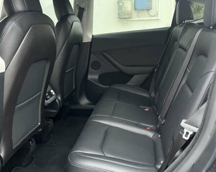 Серый Тесла Model Y, объемом двигателя 0 л и пробегом 33 тыс. км за 25000 $, фото 8 на Automoto.ua