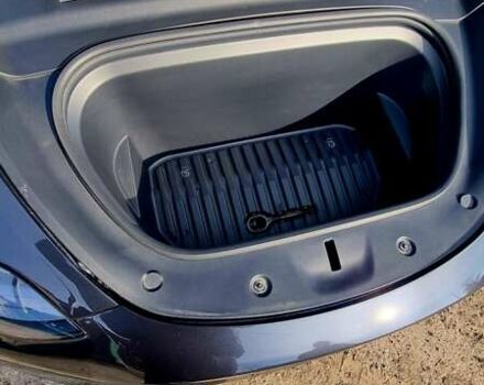 Серый Тесла Model Y, объемом двигателя 0 л и пробегом 11 тыс. км за 30000 $, фото 7 на Automoto.ua