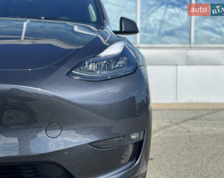 Серый Тесла Model Y, объемом двигателя 0 л и пробегом 1 тыс. км за 35490 $, фото 5 на Automoto.ua
