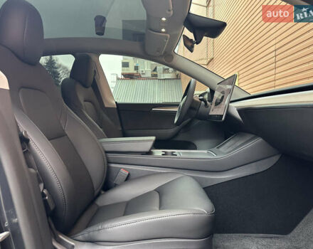 Серый Тесла Model Y, объемом двигателя 0 л и пробегом 2 тыс. км за 35490 $, фото 38 на Automoto.ua