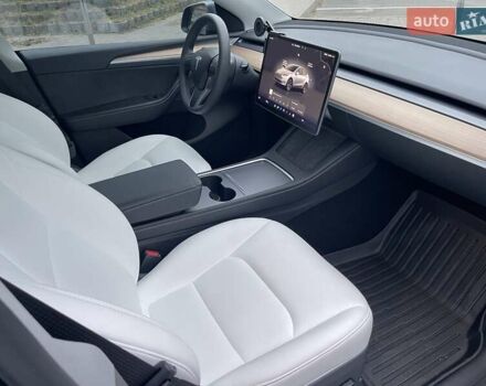 Серый Тесла Model Y, объемом двигателя 0 л и пробегом 25 тыс. км за 36700 $, фото 23 на Automoto.ua