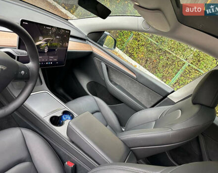 Серый Тесла Model Y, объемом двигателя 0 л и пробегом 26 тыс. км за 31700 $, фото 16 на Automoto.ua