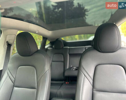 Серый Тесла Model Y, объемом двигателя 0 л и пробегом 26 тыс. км за 31700 $, фото 11 на Automoto.ua