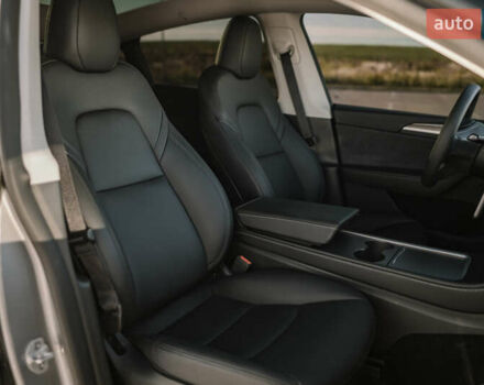 Сірий Тесла Model Y, об'ємом двигуна 0 л та пробігом 12 тис. км за 32500 $, фото 65 на Automoto.ua