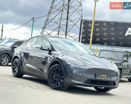 Серый Тесла Model Y, объемом двигателя 0 л и пробегом 1 тыс. км за 39900 $, фото 2 на Automoto.ua