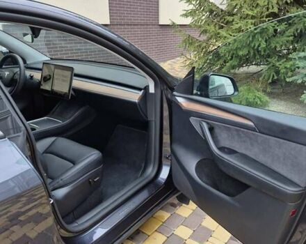 Серый Тесла Model Y, объемом двигателя 0 л и пробегом 18 тыс. км за 30500 $, фото 13 на Automoto.ua