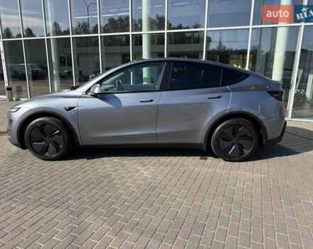 Серый Тесла Model Y, объемом двигателя 0 л и пробегом 2 тыс. км за 62500 $, фото 1 на Automoto.ua