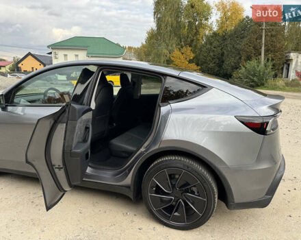 Серый Тесла Model Y, объемом двигателя 0 л и пробегом 1 тыс. км за 55000 $, фото 2 на Automoto.ua